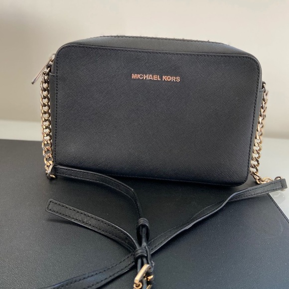 Michael Kors Crossbody purse - Picture 1 of 3